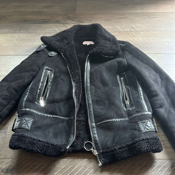 Beautiful black jacket - Picture 2 of 5